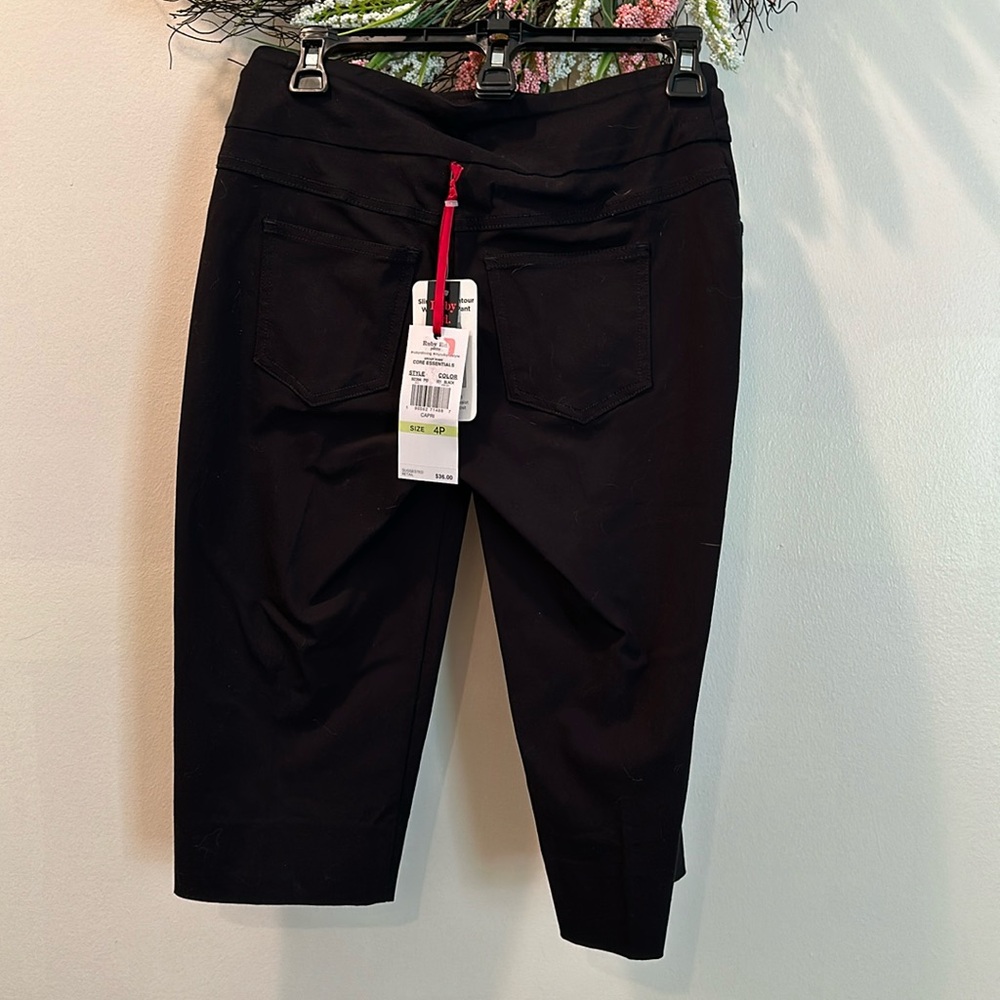 NWT RUBY RED CAPRIS - Picture 2 of 7